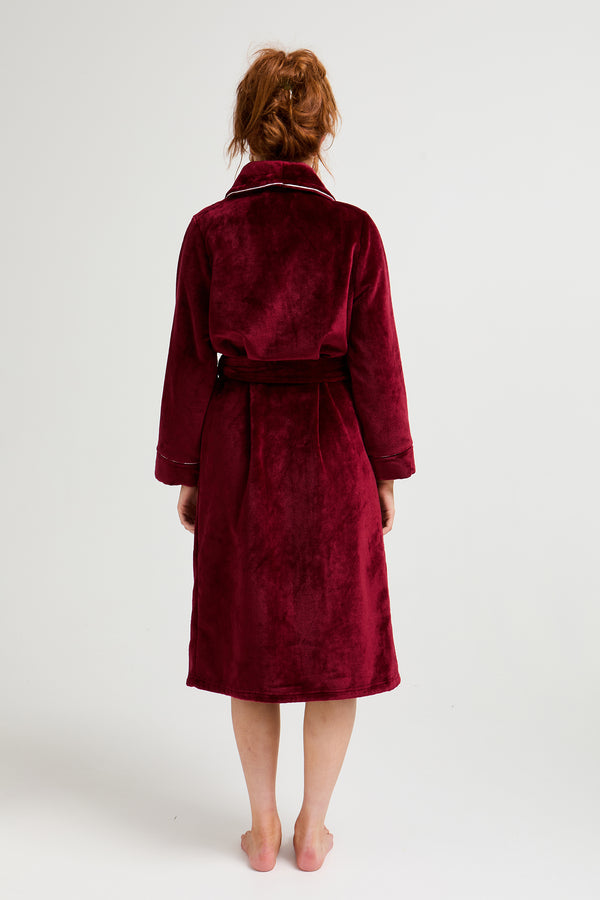 Pretty You Super Plush Robe In Claret