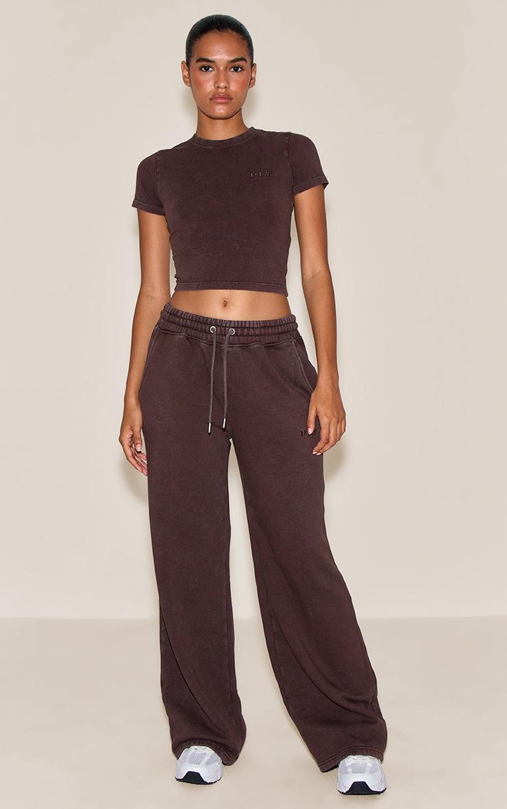 Pretty Little Thing Chocolate Washed Fitted T-shirt