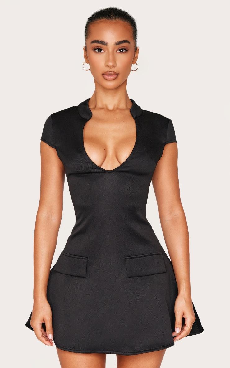 Pretty Little Thing Petite Black Woven Structured Shift Dress