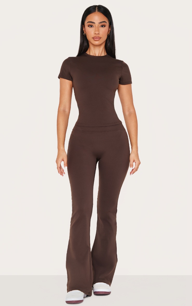 Pretty Little Thing Petite Espresso Sculpt Longline Short Sleeve Gym Top