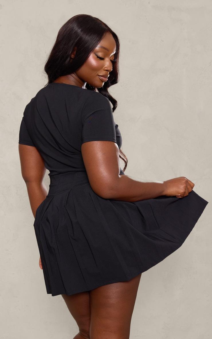 Pretty Little Thing Plus Black Pleat Hem Detail Tailored Mini Dress