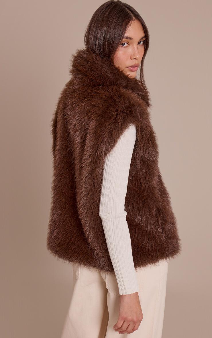 Pretty Little Thing Chocolate Faux Fur Vest