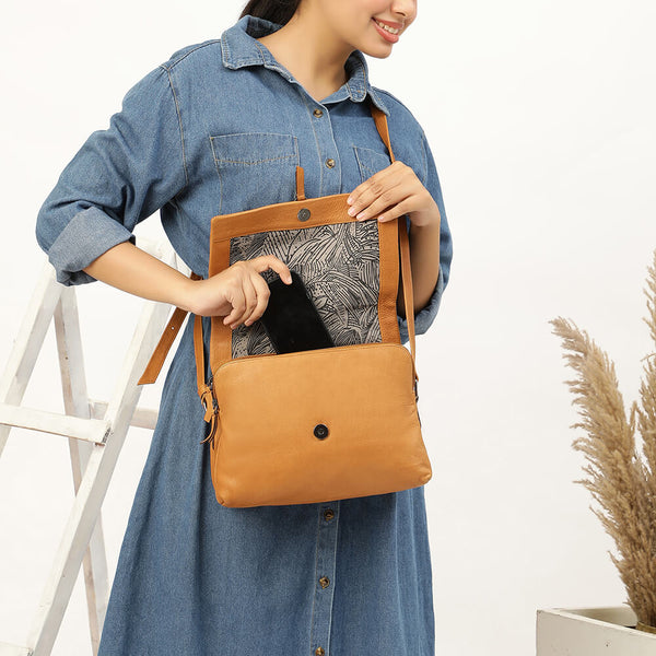 Primehide Leather Crossbody Bag With Buckle Detail Reese Hudson