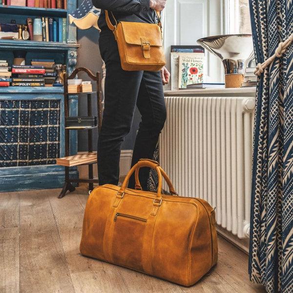 Primehide Columbia Buckle Messenger Bag