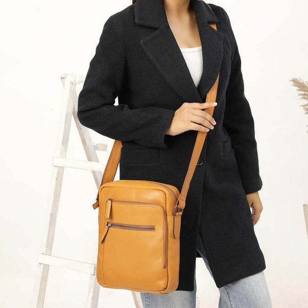 primehide Waxy Leather Messenger Bag with Organiser & Tablet Pocket Frankie Chester