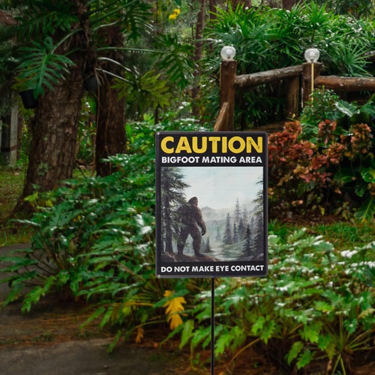 Primitives By Kathy Bigfoot Mating Area Garden Pick