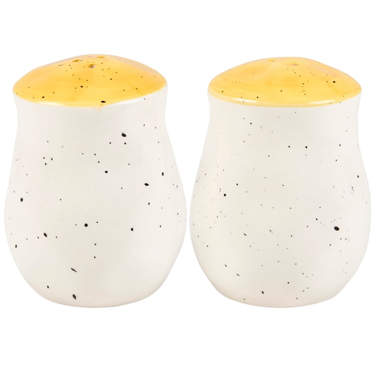 Primitives By Kathy Bee Salt And Pepper Shakers