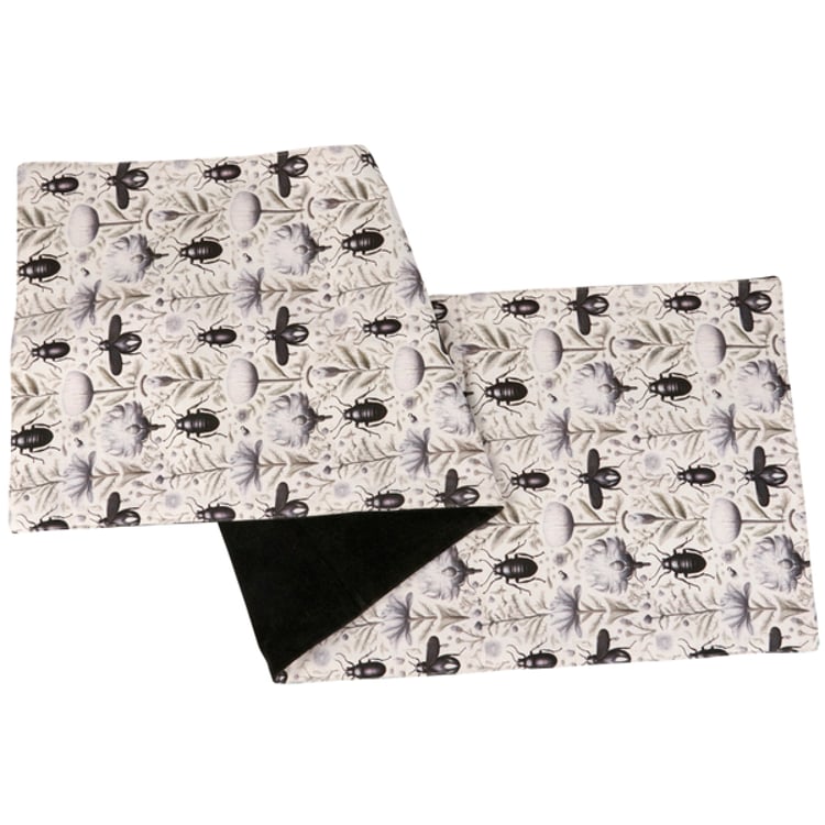 primitives by kathy Beetles Table Runner