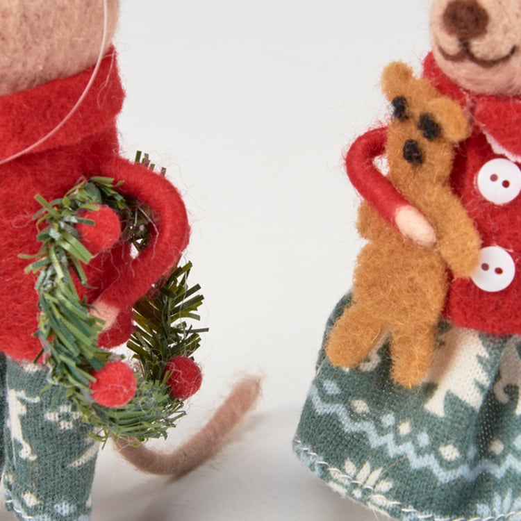 Primitives By Kathy Christmas Day Mice Critter Set