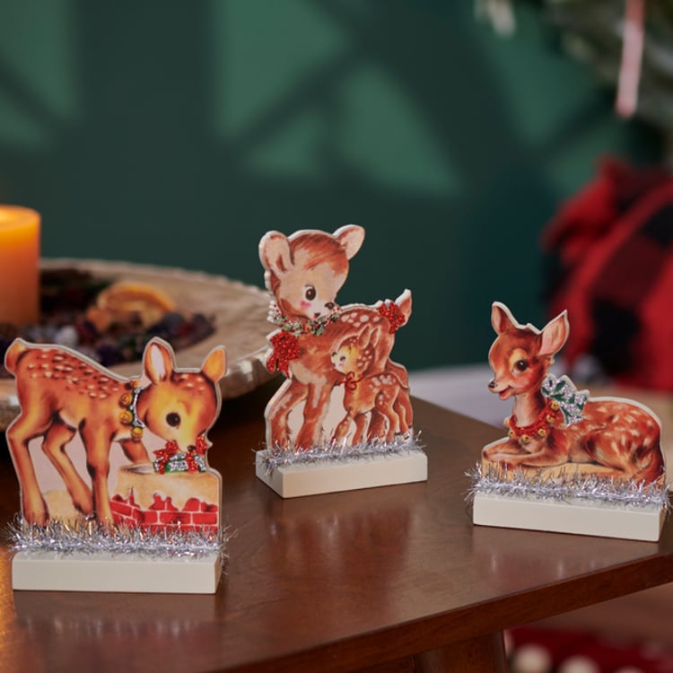 Primitives By Kathy Christmas Deer Stand Up Set