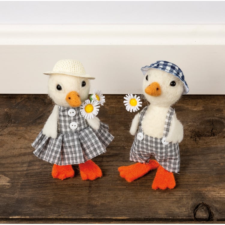 Primitives By Kathy Gingham Ducks Critter Set