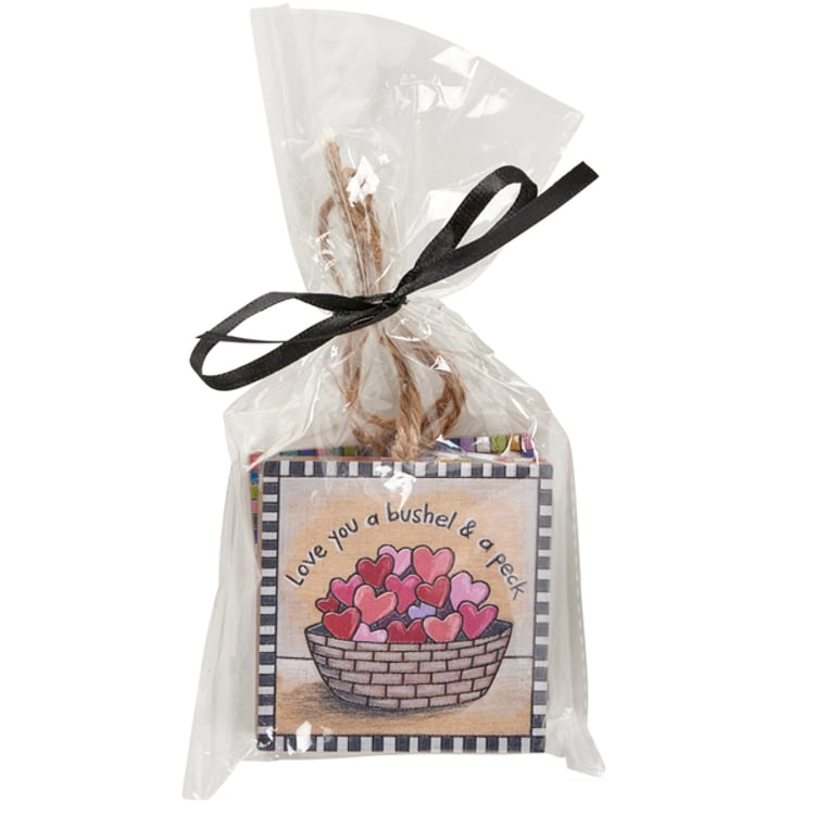 Primitives By Kathy Love You Ornament Set