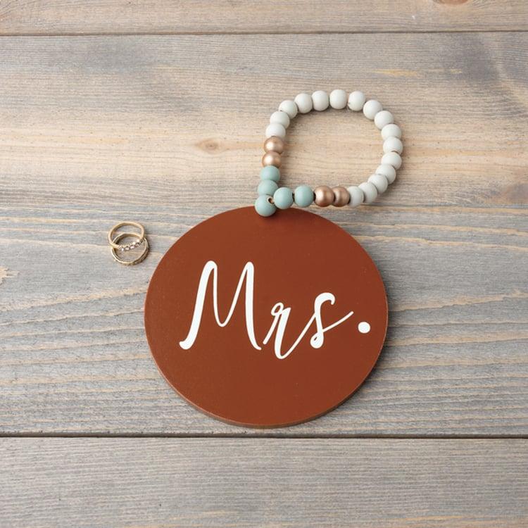 Primitives By Kathy Mrs. Ornament