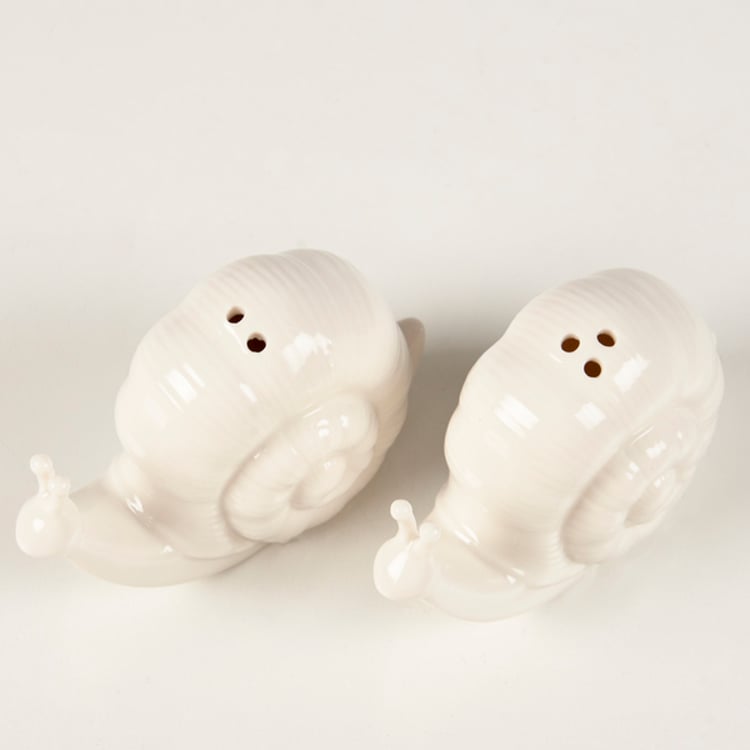 Primitives By Kathy Snails Salt And Pepper Shakers