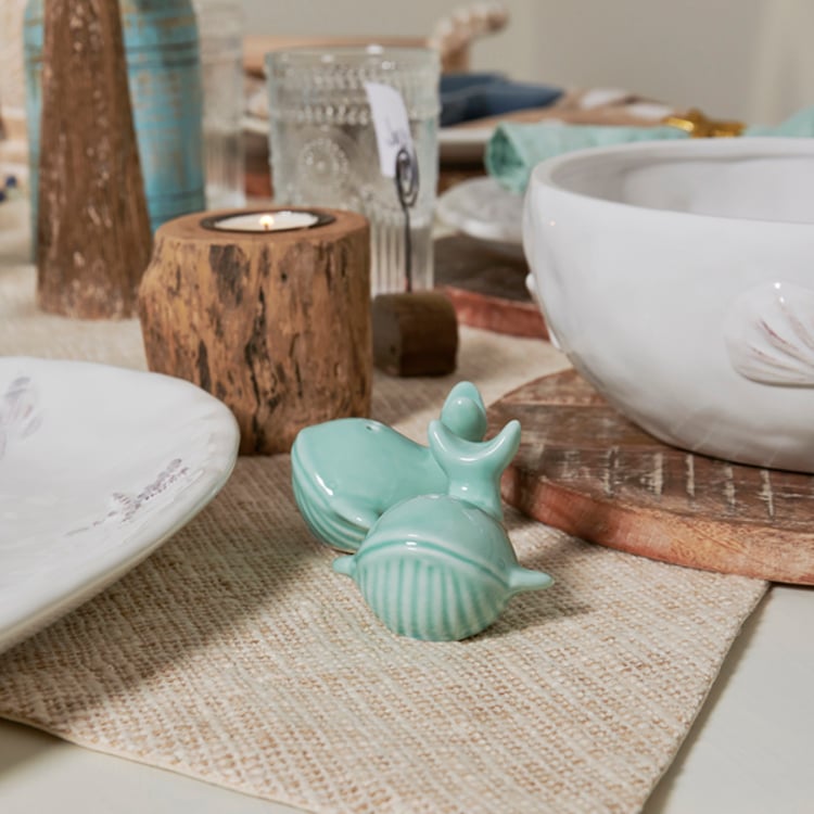 Primitives By Kathy Whales Salt And Pepper Shakers