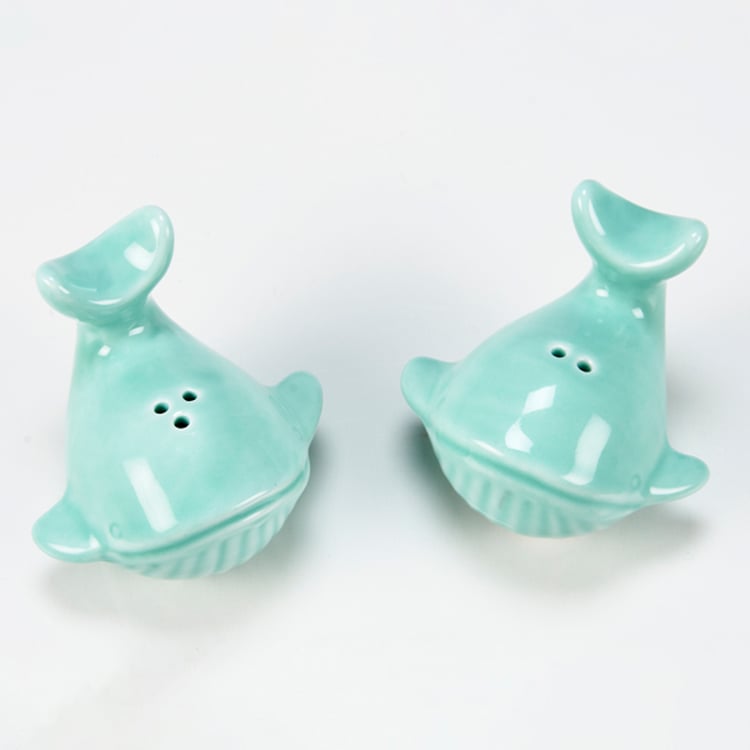 Primitives By Kathy Whales Salt And Pepper Shakers