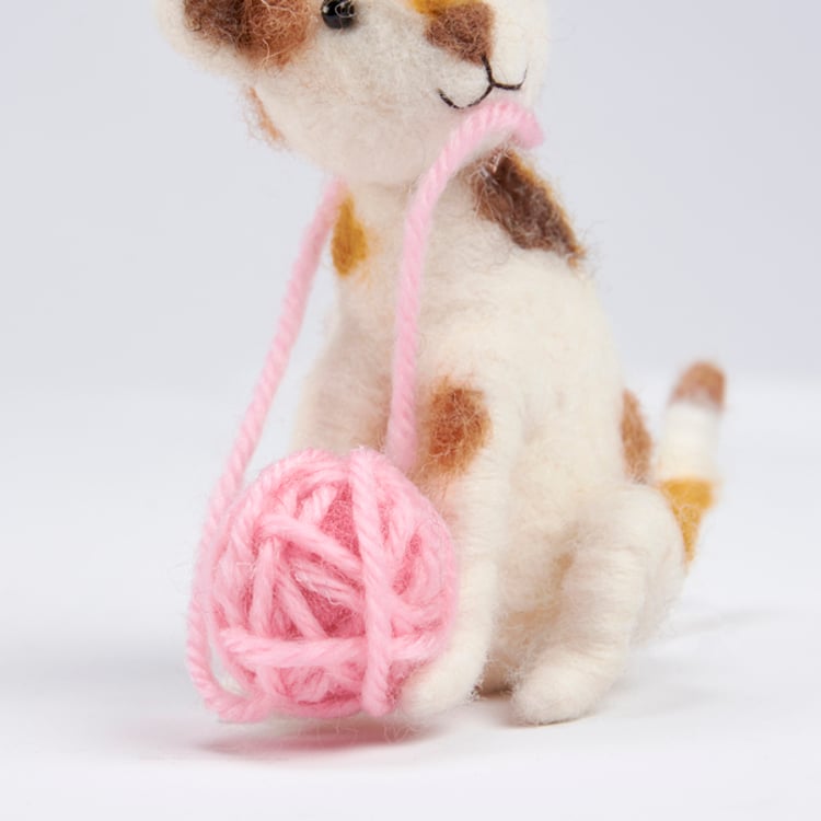 Primitives By Kathy Yarn Ball Kitten Critter