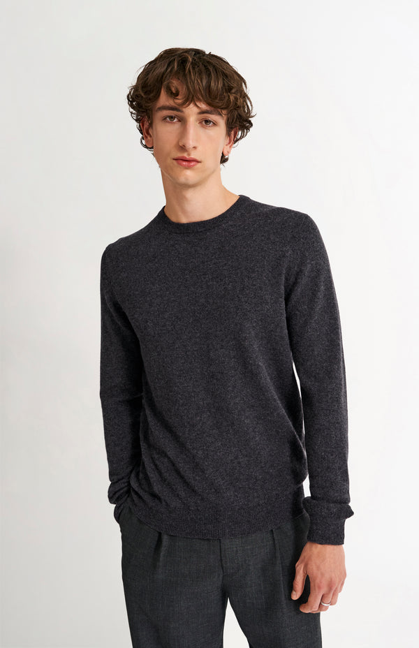 pringle of scotland Men's Classic Round Neck Cashmere Jumper In Charcoal