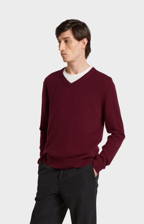 pringle of scotland Men's Classic V Neck Cashmere Jumper In Burgundy