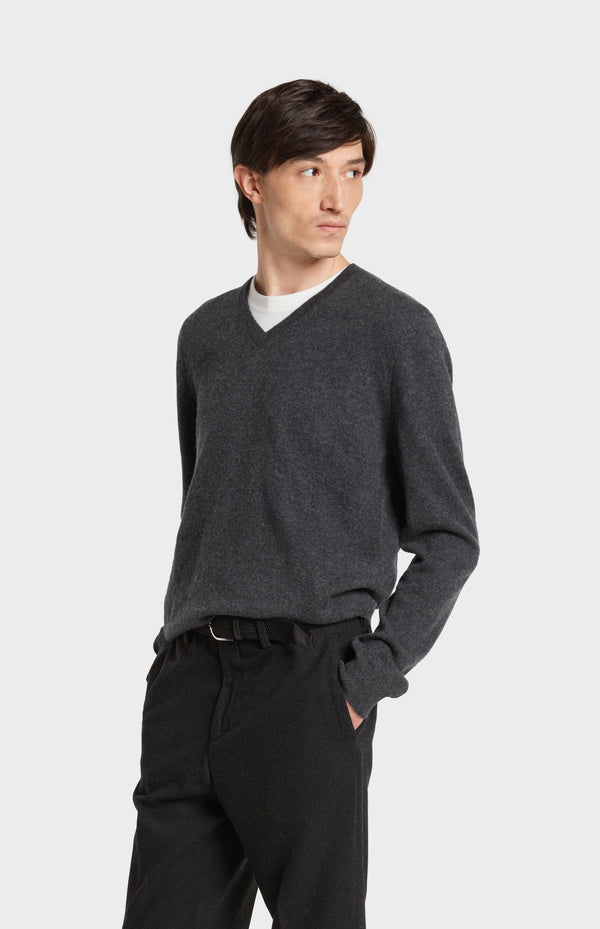 pringle of scotland Men's Classic V Neck Cashmere Jumper In Charcoal