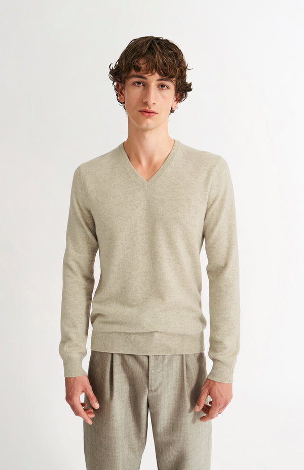 pringle of scotland Men's Classic V Neck Cashmere Jumper In Oatmeal