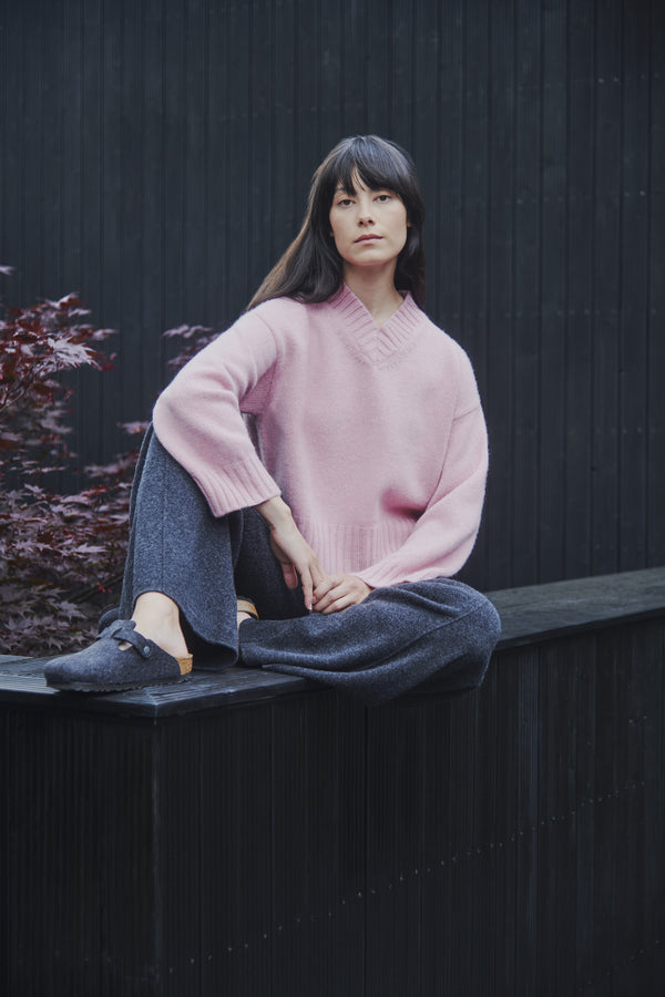 pringle of scotland Women's V Neck Chunky Cashmere Jumper In Dusty Pink