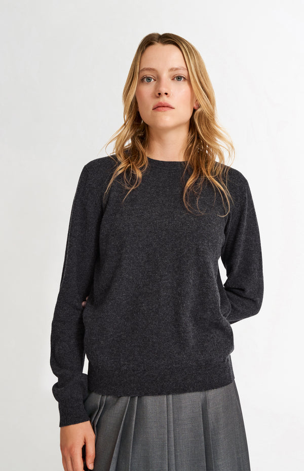 pringle of scotland Womens Classic Round Neck Cashmere Jumper In Charcoal