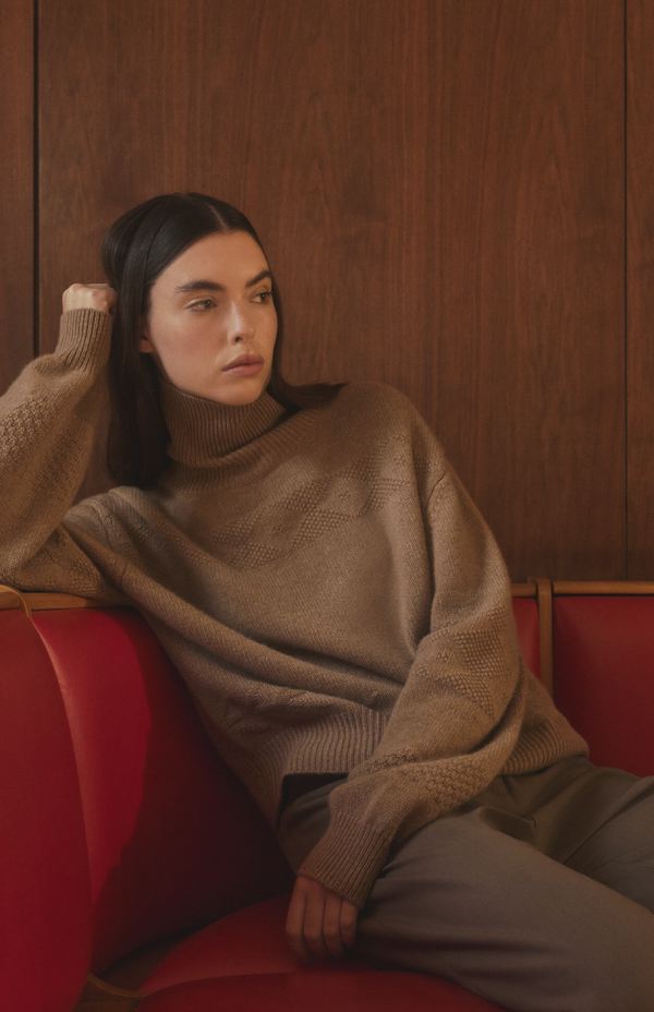 pringle of scotland Womens Roll Neck Cashmere Jumper In Natural