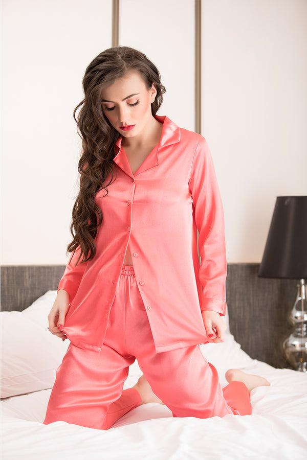 private lives Classic Collar Night suit in Block Satin