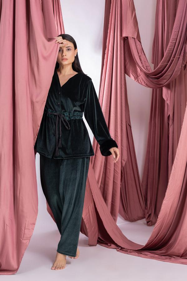 Private Lives Bottle Green Velvet Lounger With Fur