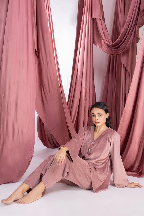 Private Lives Salmon Pink Velvet Lounger