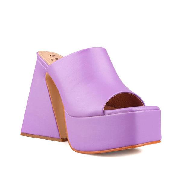 Privileged By J.c. Dossier Caudillo Lilac Platform Heels