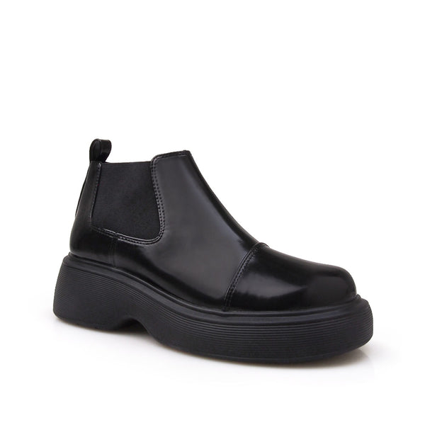 Privileged By J.c. Dossier Fairfield Black Platform Bootie