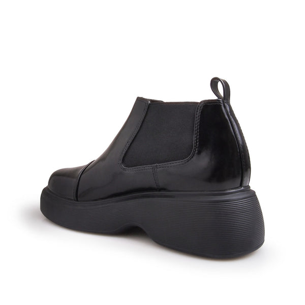 Privileged By J.c. Dossier Fairfield Black Platform Bootie