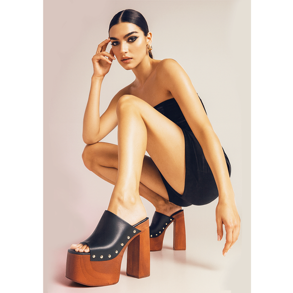 Privileged By J.c. Dossier Foreman Metallic Gold Platform Heels