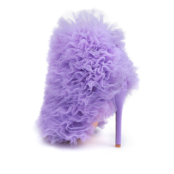 Privileged By J.c. Dossier Halldale White Fuzzy Bootie