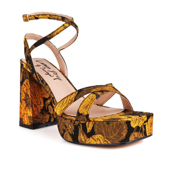 Privileged By J.c. Dossier Hans Platform Heels In Fuchsia