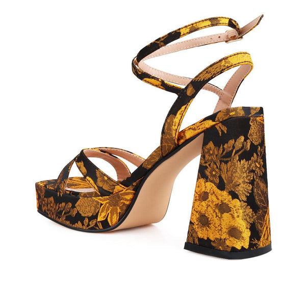 Privileged By J.c. Dossier Hans Platform Heels In Fuchsia