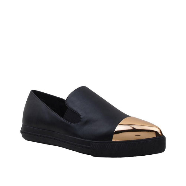 Privileged By J.c. Dossier Percy Black Flat With Metallic Toe