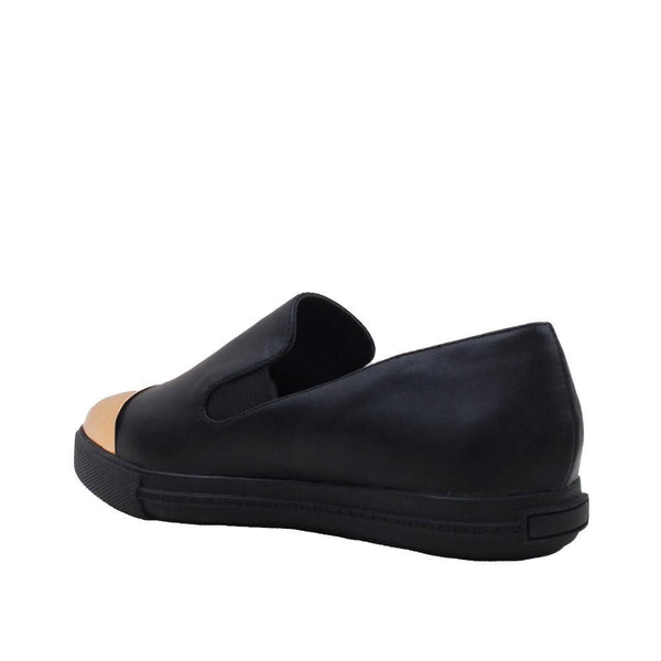 Privileged By J.c. Dossier Percy Black Flat With Metallic Toe