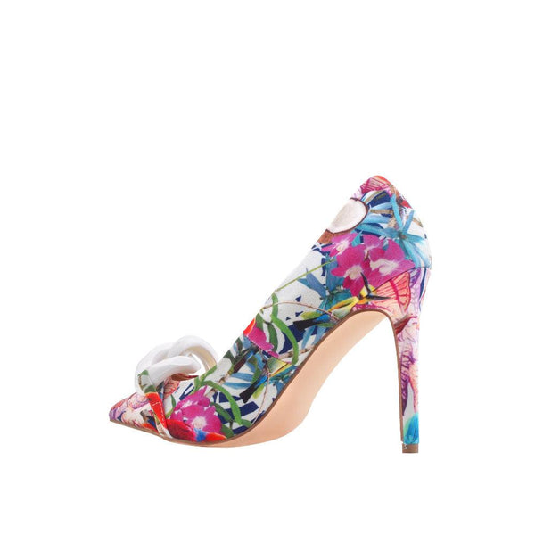 Privileged By J.c. Dossier Codera Floral Print Pump