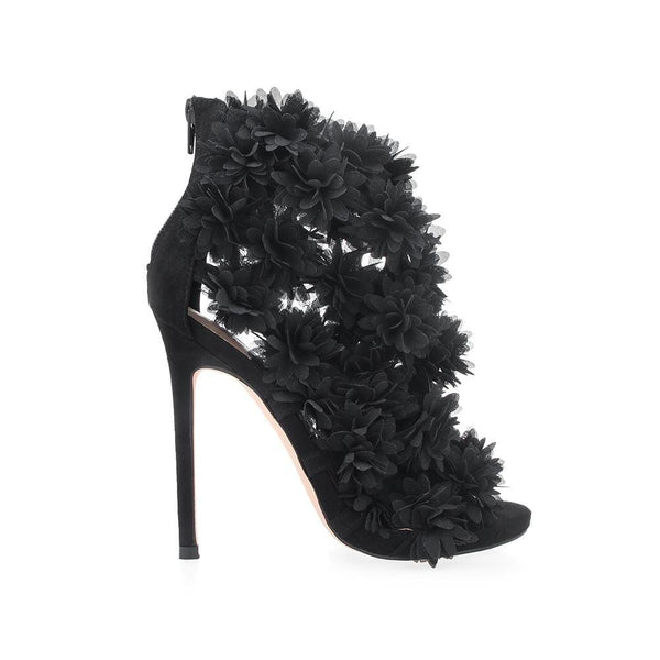 privileged by j.c. dossier Earvin Black Floral Heel