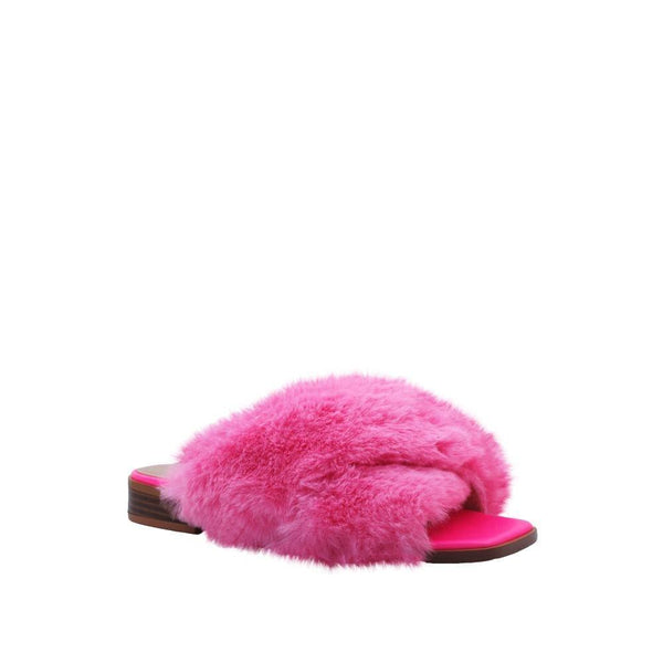 Privileged By J.c. Dossier Madihha Pink Furry Flats
