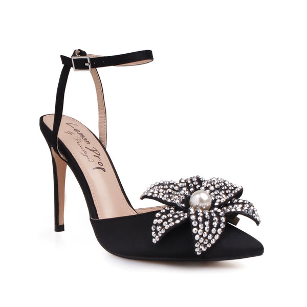 Privileged By J.c. Dossier Reseda Satin Ivory Heel