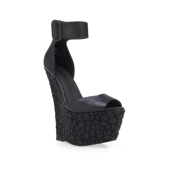 Privileged By J.c. Dossier Valley Black Platform Wedge