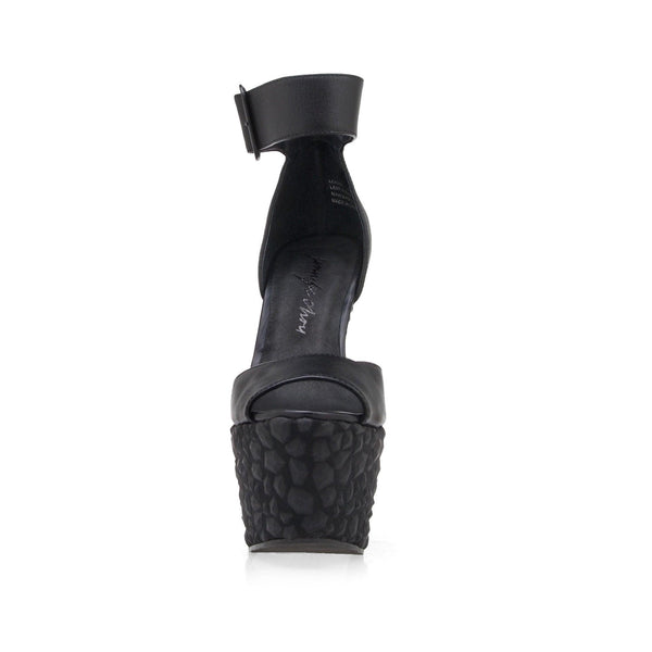 Privileged By J.c. Dossier Valley Black Platform Wedge