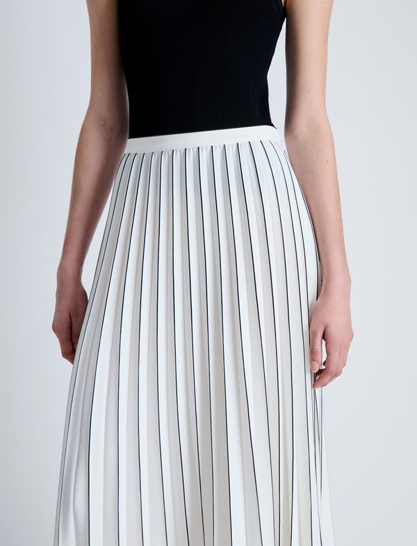 Proenza Schouler Proenza Schouler White Label Miles Skirt In Pleated Crepe - White/Black