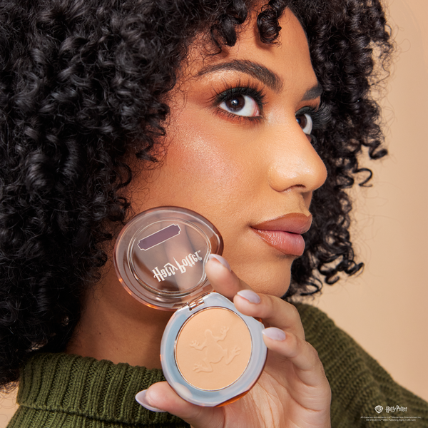Profusion Cosmetics Harry Potter Holiday | Chocolate Frog™ Bronzer Powder
