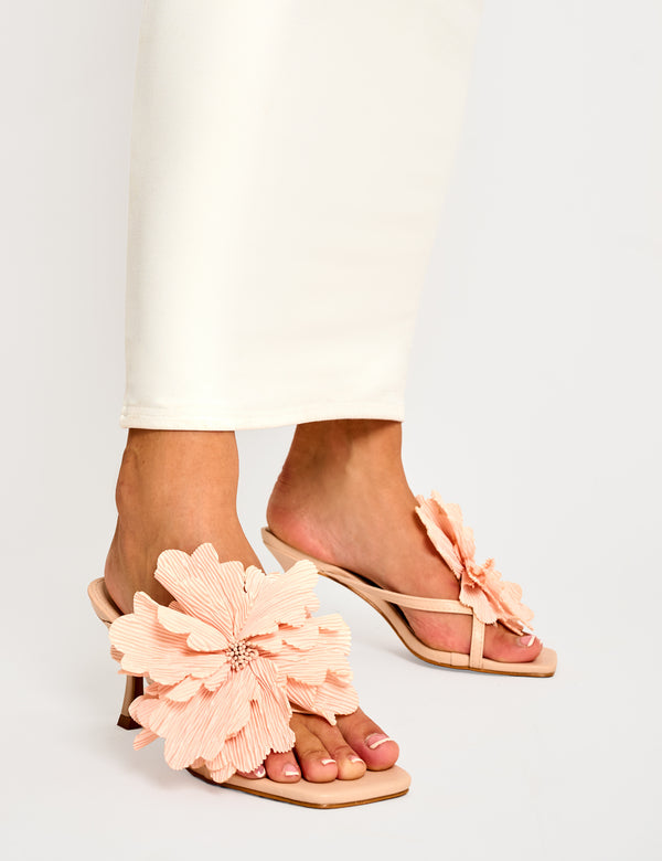 public desire Varley Peach 3-D Flower Mule Mid Heels