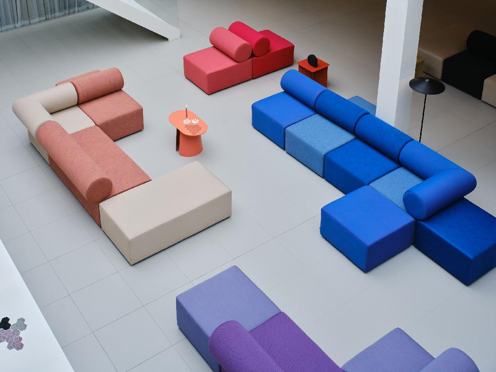 Puik Chester Hocker Small Element